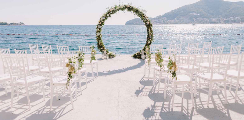 How to Incorporate Neon Signs into Wedding Décor & Ceremonies